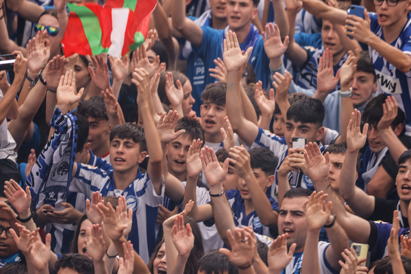 Directo | El Alavés celebra el ascenso a Primera en la Virgen Blanca