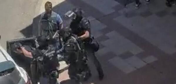 Directo: se entrega el hombre atrincherado en Santovenia (Valladolid) tras matar a un vecino y herir a un agente