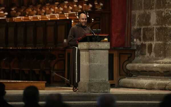 Semana Santa Valladolid: Así te hemos contado el Sermón de las Siete Palabras desde la catedral