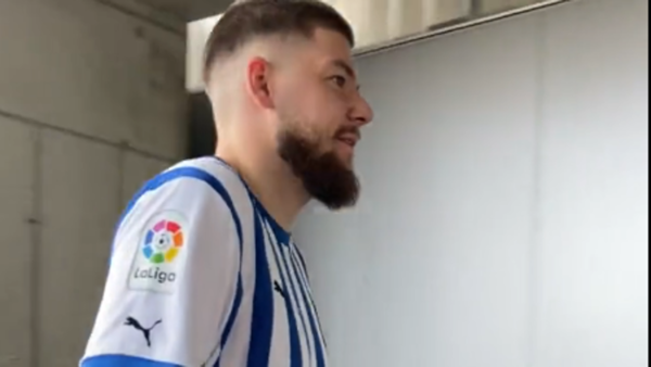 En directo, la afición del Alavés disfruta de la &#039;final&#039; por el ascenso