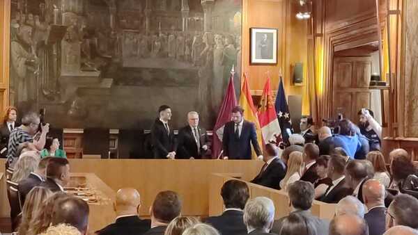 Javier Santiago Vélez jura el cargo de diputado