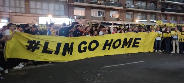 Así ha sido la protesta del valencianismo en Mestalla