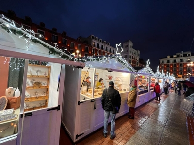 Valladolid enciende las luces de Navidad en 60 calles de la ciudad