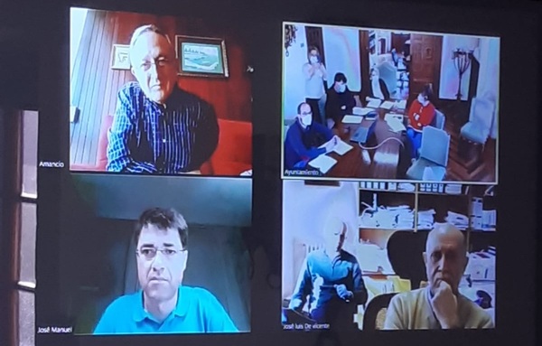 Ayudas en Camargo. El Ayuntamiento de Camargo ha celebrado este viernes una Junta de Portavoces dirigida a trabajar sobre las medidas que se quieren poner en marcha de manera consensuada entre toda la Corporación Municipal para destinar 3,5 millones de euros a ayudar a las familias, al tejido empresarial del municipio y a los trabajadores en paro a paliar las consecuencias de la pandemia del coronavirus