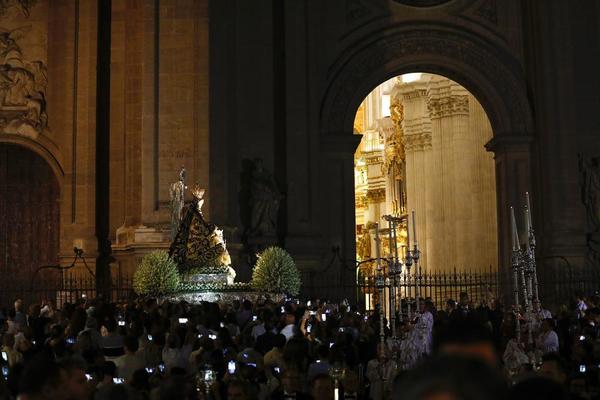 Procesión de la Virgen de las Angustias en directo | Sigue minuto a minuto la procesión