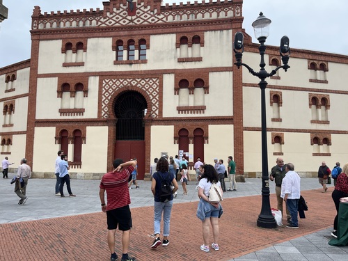 El Juli se despide en El Bibio por la puerta grande