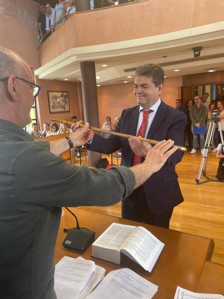 Martín Ardines recibe el bastón de mando de San Martín