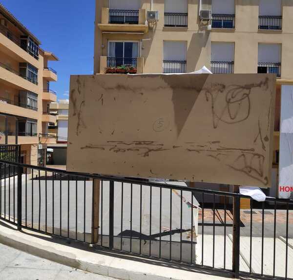 El cartel de Impulsa Ciudad en San Pedro Alcántara actualmente.