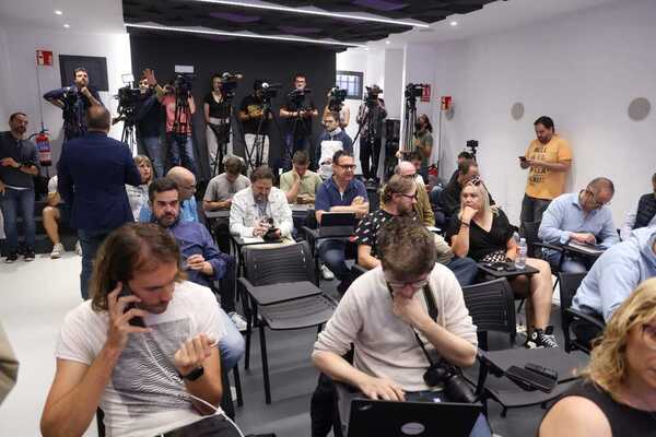 Ronaldo: «El mercado de venta del club está caliente, pero no me iré hasta que deje mi legado»