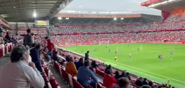 El Sporting regala el 'play off'