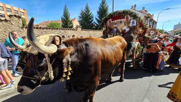 Así vivimos en directo el desfile de carros y pendones y las Cantaderas