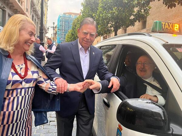 Alfredo Canteli logra la mayoría absoluta en Oviedo