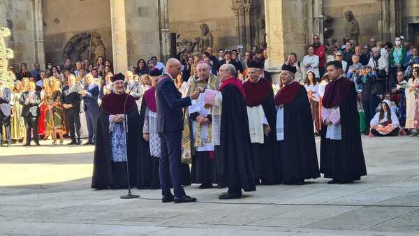 Así vivimos en directo el desfile de carros y pendones y las Cantaderas