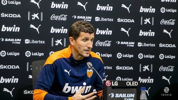 En la previa al partido, el técnico del Valencia, Javi Gracia, analizó al #SevillaFC y elogió al cuadro sevillista #ONervionLive