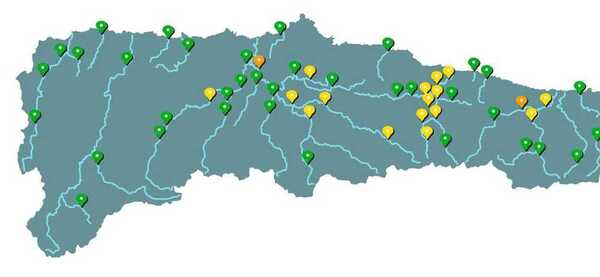 El río Cares, a su paso por Mier, y el Nalón, en Grullos, han alcanzado el nivel de prealerta (naranja). La previsión de la Confederación Hidrográfica del Cantábrico es que ambos caudales tiendan a descender en las próximas horas. Se encuentran en seguimiento, es decir, nivel amarillo los ríos Narcea, Caudal (por Agame), Noreña (por La Fresneda), el Nalón (enEl Condado, Sama y Palomar), Ponga (en Sobrefoz y Santillán) el Piloña (en Arriondas) y el Sella (por Pervís, Santianes de Tornín, Cangas de Onís, Arrionsas y Fuentes) y el Deva (por Puentelles y Panes).