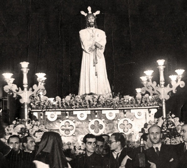 Segunda salida procesional de Jesús Cautivo en el año 1941.