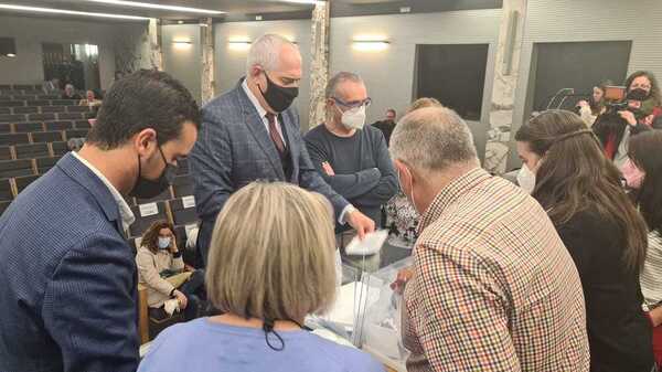 Ha llegado la hora de la verdad, el recuento ya está en marcha.