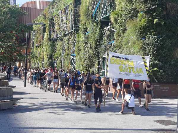 Los sindicatos cifran en un 70% el seguimiento a la huelga en los colegios vascos y Educación lo rebaja al 42%