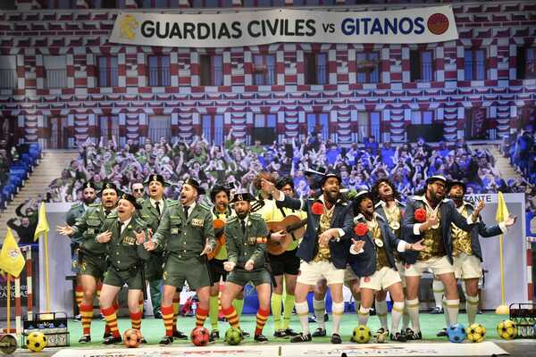 Carnaval de Badajoz: El jurado no se moja y clasifica a 18 de las 24 murgas de Badajoz para semifinales