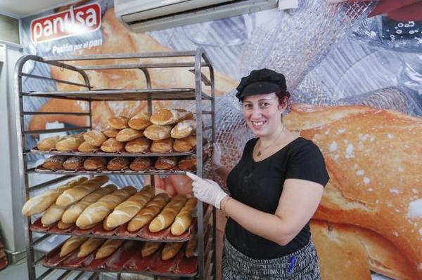 En directo | Camiones de salmuera desinfectarán 34 estaciones de servicio de las carreteras cántabras