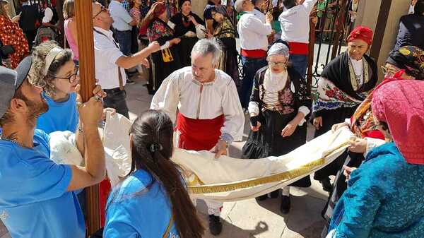 Así vivimos en directo el desfile de carros y pendones y las Cantaderas
