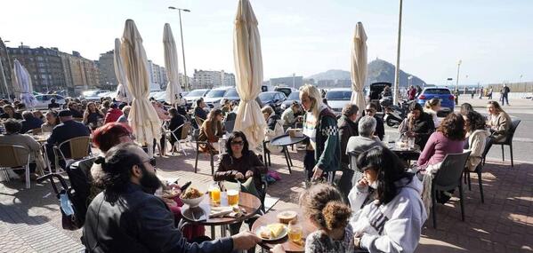 Osakidetza realiza 500 cirugías al día tras recuperar el 100% de la actividad de mañana y el 80% de tarde