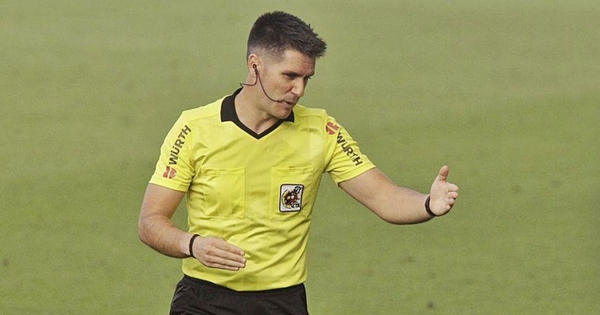 El encuentro de esta noche lo arbitrará el colegiado Ortiz Arias con el que el Sevilla FC tiene los siguientes números #SevillaFC #SevillaFCGranada