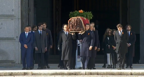 Directo | La familia despide en la intimidad al dictador