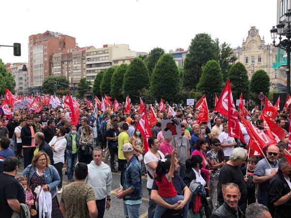 Miles de trabajadores salen a la calle a la búsqueda de «un convenio digno»