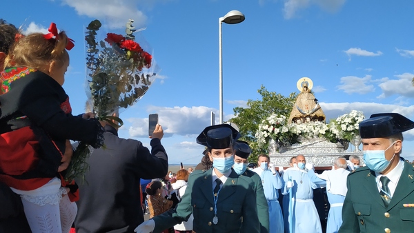Así hemos contado la bajada de la Virgen de la Montaña en Cáceres