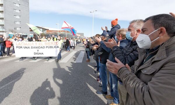 Así avanza la &amp;#039;marcha blanca&amp;#039;, entre aplausos y gritos de ánimo.
