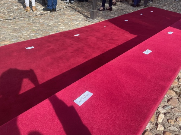 Felipe VI entrega el premio Carlos V a António Guterres en Yuste