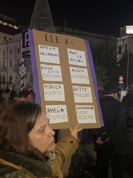 «Ni una menos, vivas nos queremos»