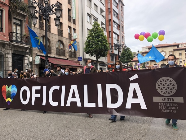 «El año que viene celebraremos este día como la primera fiesta de la oficialidad»