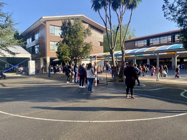 Primera jornada en los colegios vizcaínos sin mascarillas y con dudas