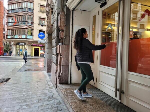 Bizkaia se libera de la mascarilla solo a medias