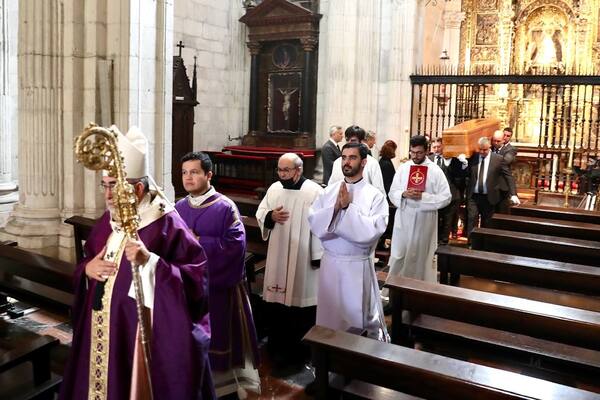 «En la otra orilla ya me espera la Santina a la que tanto he amado»