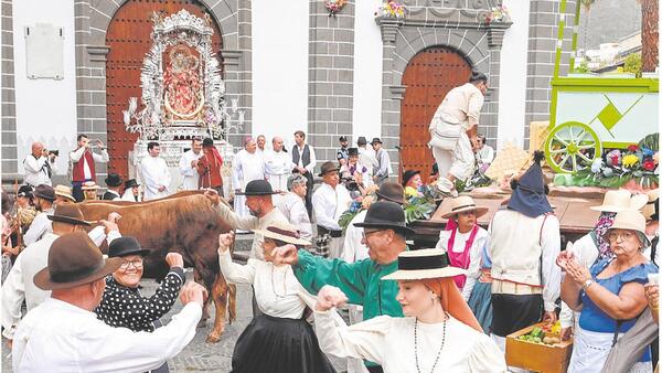 Gran Canaria se entrega a su Virgen del Pino: «Guapa, guapa y guapa»