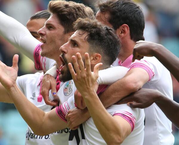 La lucha por subir, en el Helmántico y La Alamedilla