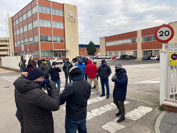 Tercer día de huelga en Aspla, en directo