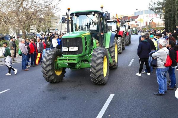 Así te hemos contado la protesta desde el amanecer hasta la apertura de la autovía