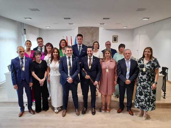 Corporación de Arnedo, salvo el concejal de IU-Podemos, que se ha marchado antes. Foto: Sanda Sainz