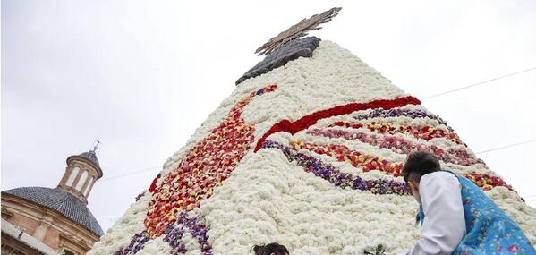 Fallas en directo | Última hora de las Fallas: la Ofrenda y la Nit del Foc, pendientes del cielo