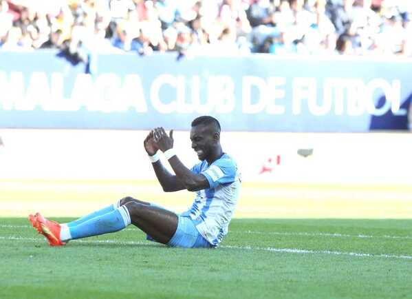 Lago Junior se lamenta de su ocasión fallada. SALVADOR SALAS