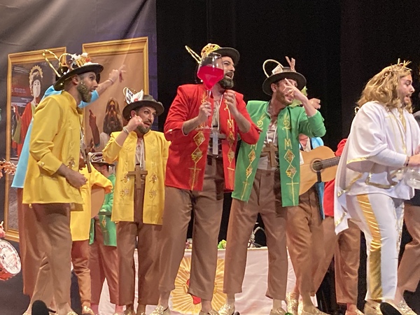 Carnaval de Badajoz: Las Chimixurris y Los Chungos logran que se hable de ellos en una noche de nivel