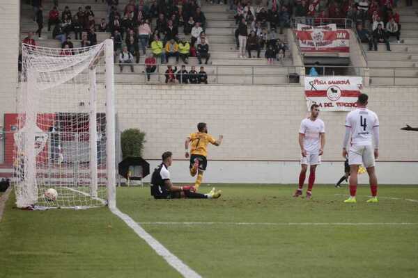 Directo | El Guijuelo pierde el liderato y encaja su primer gol; victoria del Salamanca UDS