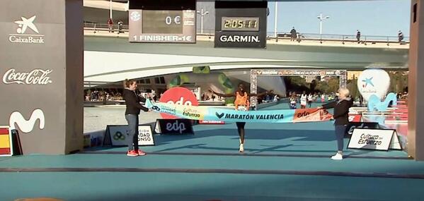 Maratón de Valencia 2021: quién ha ganado | El Maratón de Valencia recupera su esencia popular
