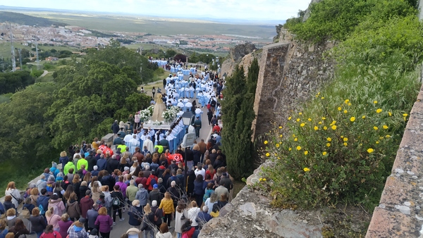 Así hemos contado la bajada de la Virgen de la Montaña en Cáceres