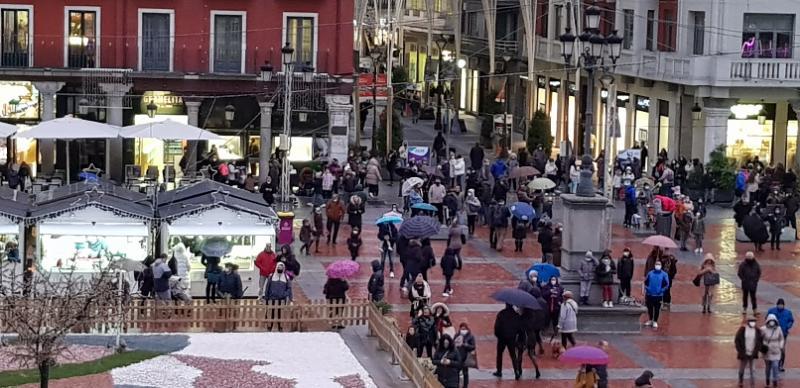 Valladolid enciende las luces de Navidad en 60 calles de la ciudad