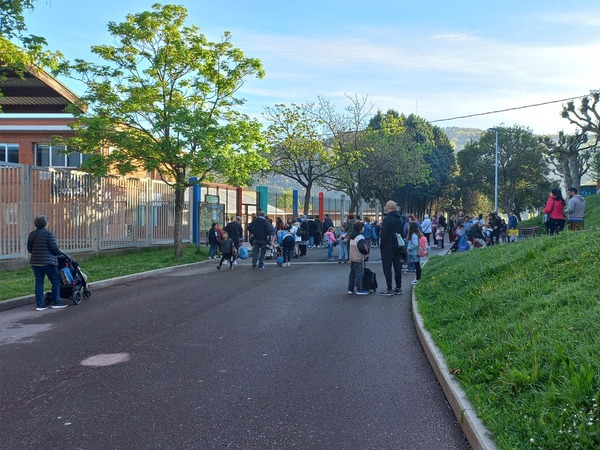 Primera jornada en los colegios vizcaínos sin mascarillas y con dudas